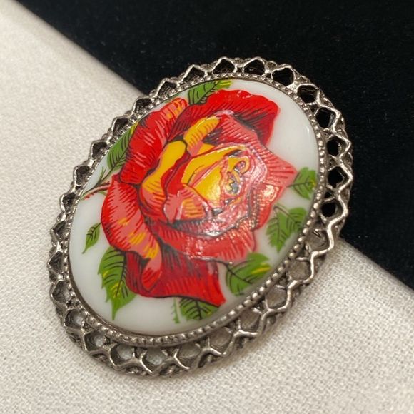 Vintage Silver Brooch With Porcelain Flower Cameo - Picture 8 of 12